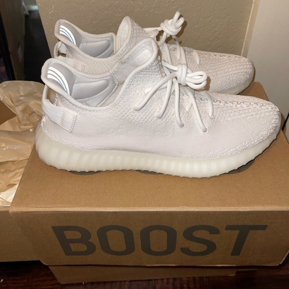 Never worn 350 boost cream yeezys. main image 5